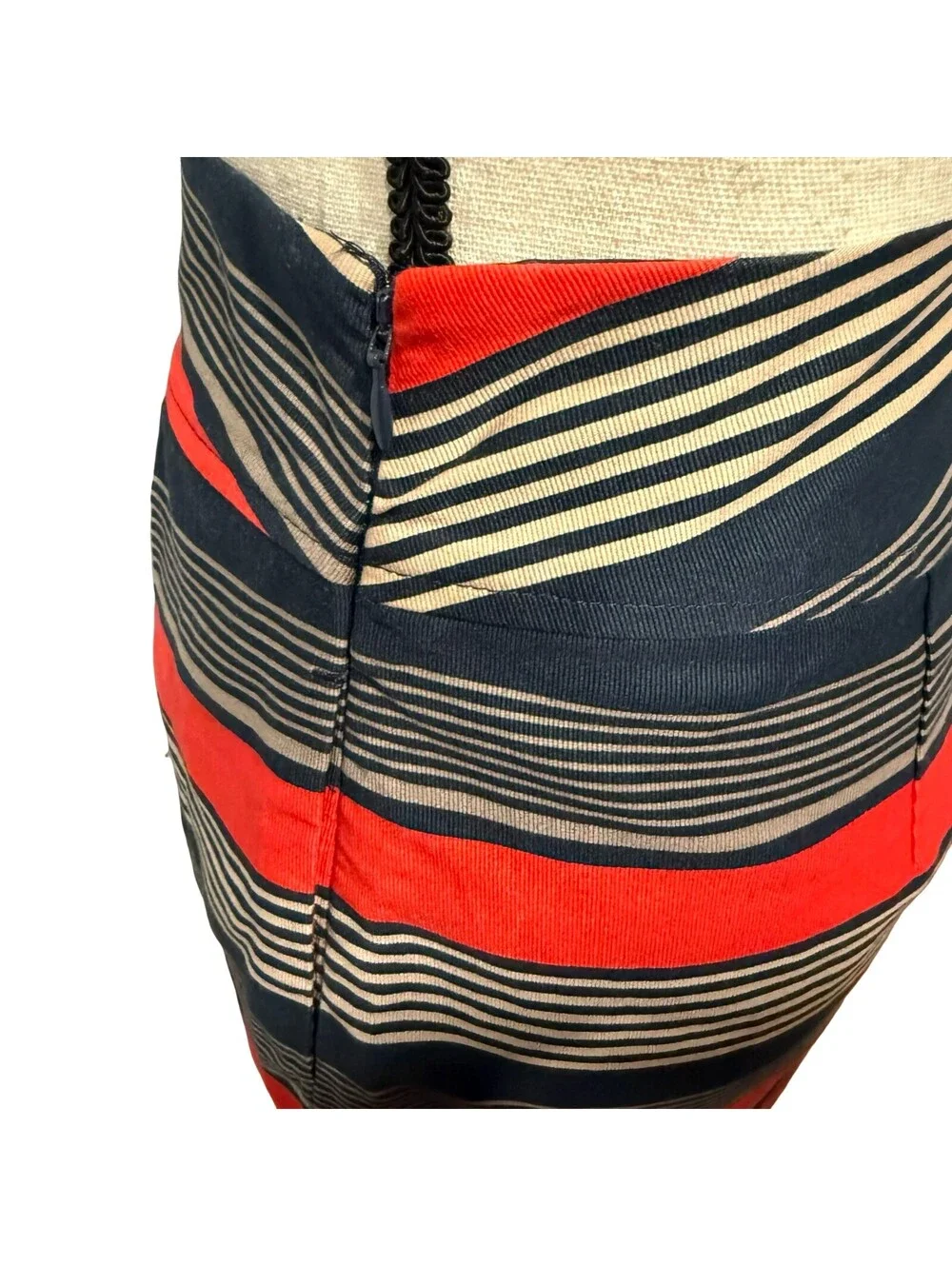 Banana Republic NWT Striped Pleated Skirt - Size 2